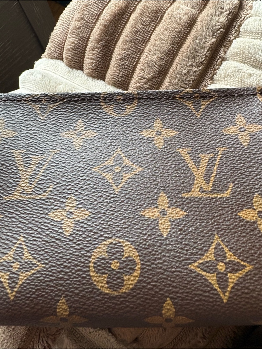 Louis Vuitton Monogram Toiletry 15 - Picture 6 of 15
